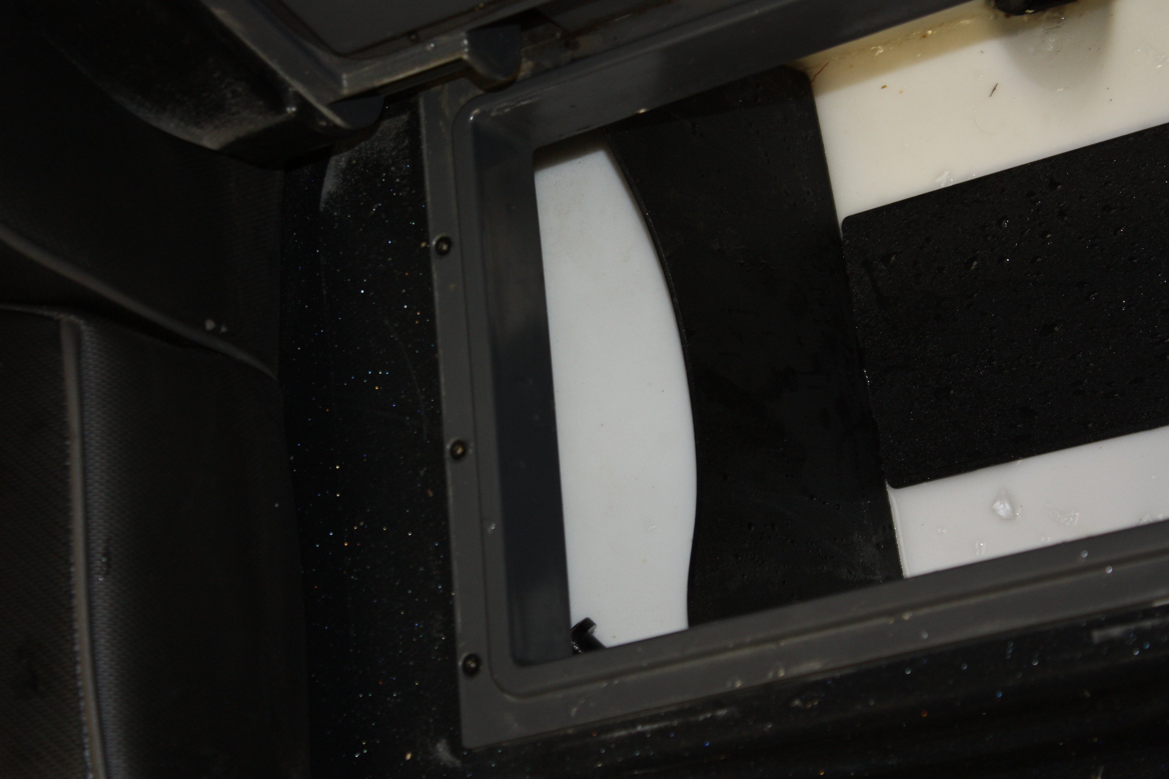 NPDSK0052 Skeeter® 2018-2023 ZX/ZXR/FXR COOLER DIVIDER