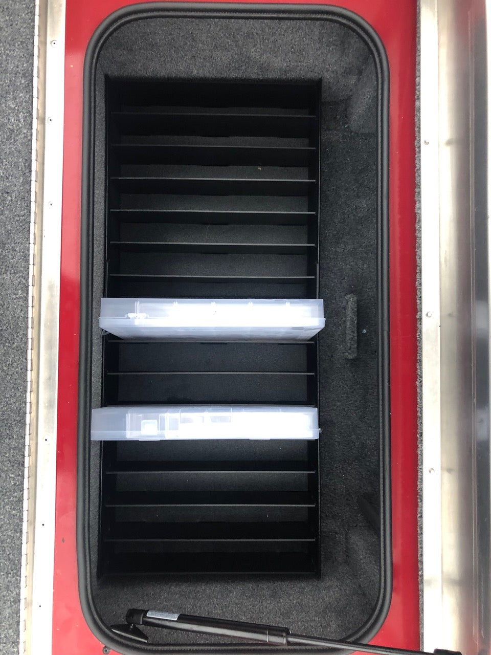 NPDTRAC0001 2022 TRACKER PRO 195 CENTER COMPARTMENT PLANO TRAY/SOFT PLASTICS