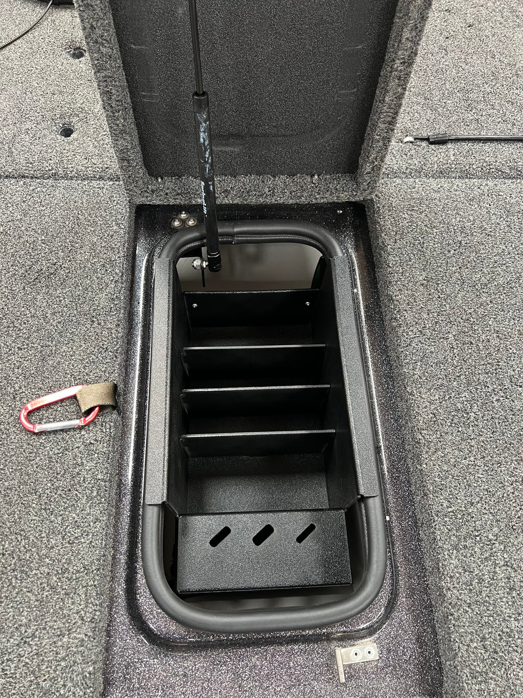 NPDBC0011 2024 - CURRENT BASS CAT PUMA STS DAY TRAY