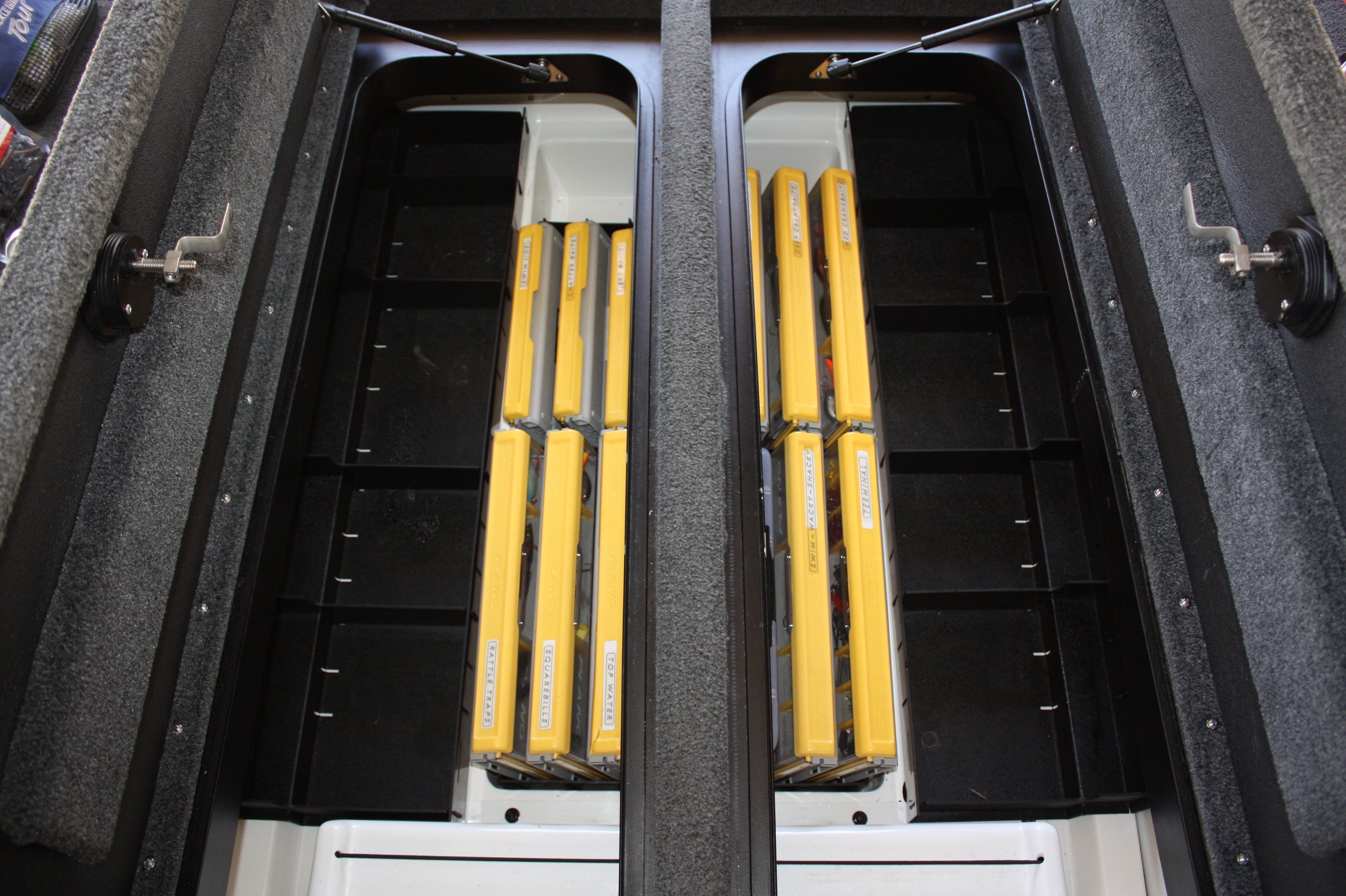 NPDSK0042 Skeeter® 2018-2020 ZX225/250 CENTER COMPARTMENT ORGANIZER