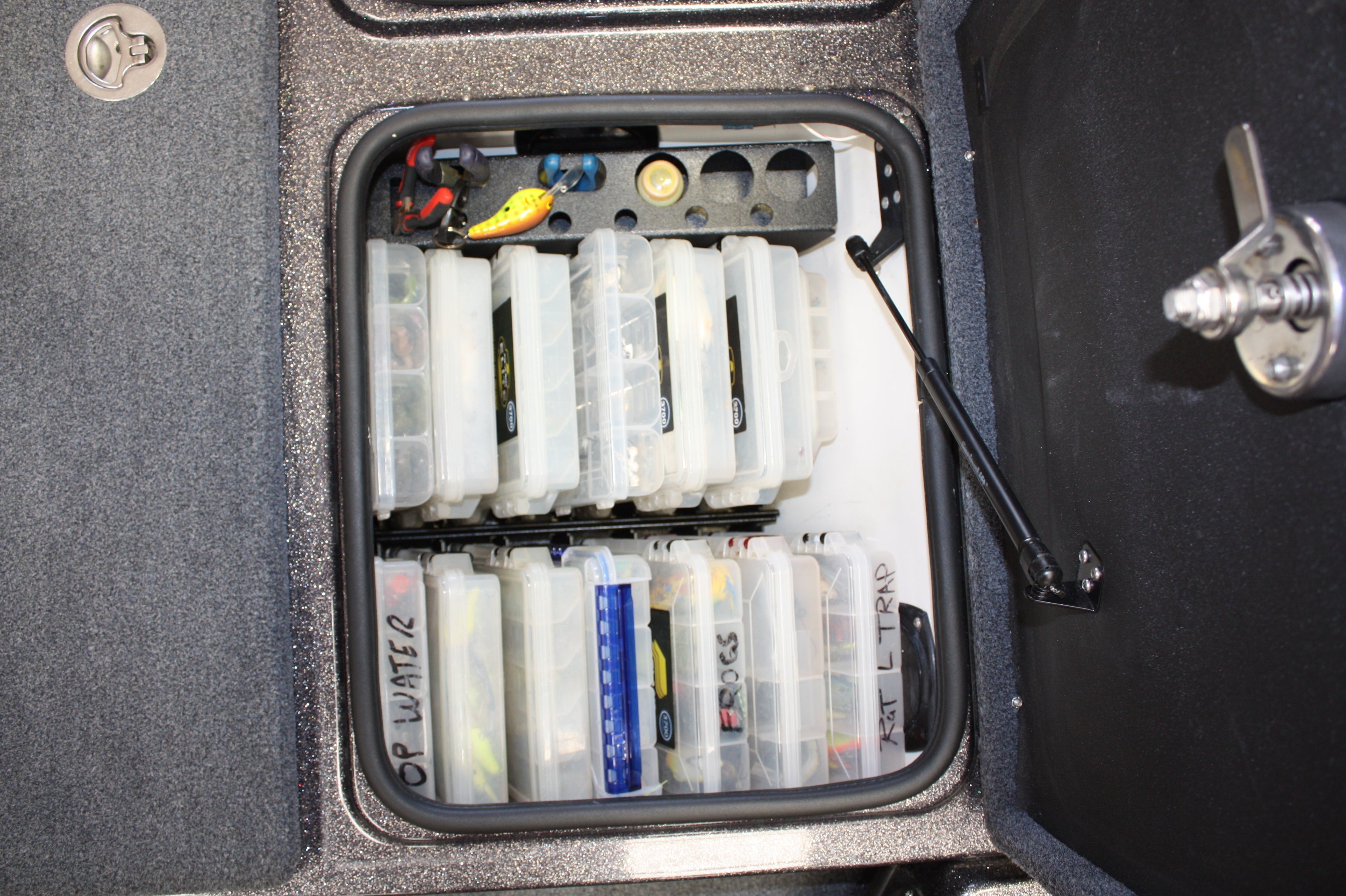 NPDBC0002 2019 BASS CAT CARACAL PLANO BOX TRAY W/DYE HOLDER