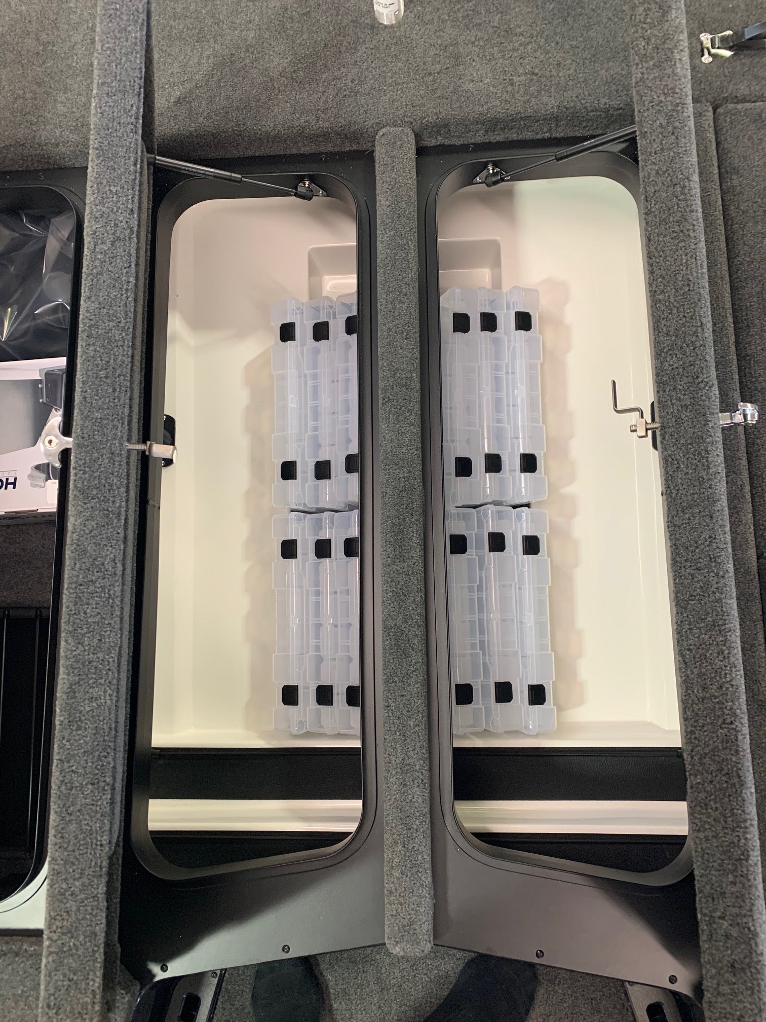 NPDSK0042 Skeeter® 2021 ZXR CENTER COMPARTMENT ORGANIZER