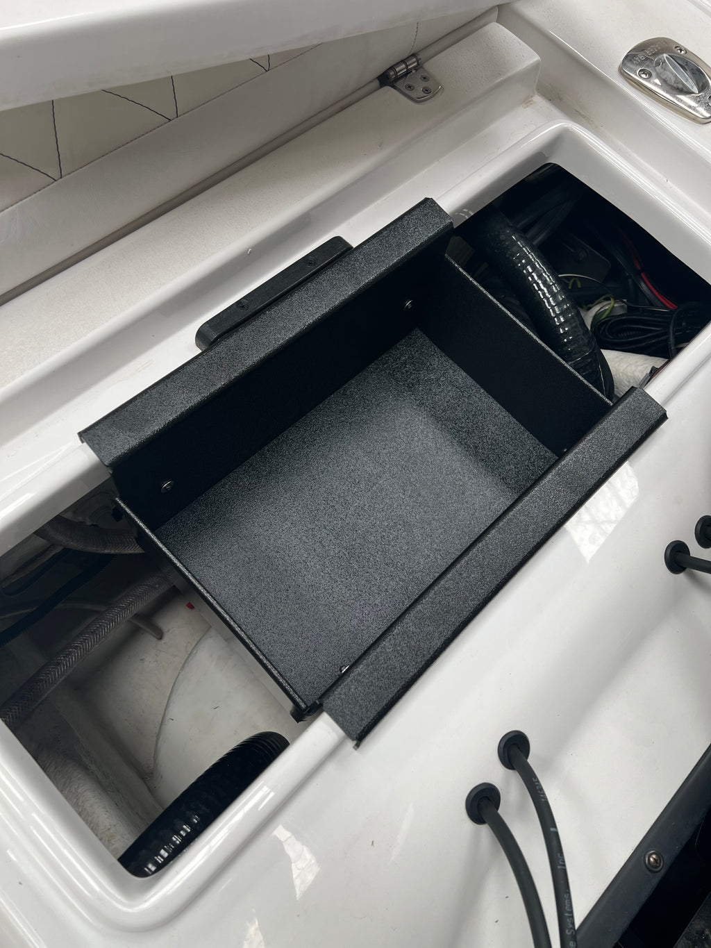 NPDBLAZ0003 BLAZER 675 ULTIMATE BAY  BATTERY COMPARTMENT TRAY