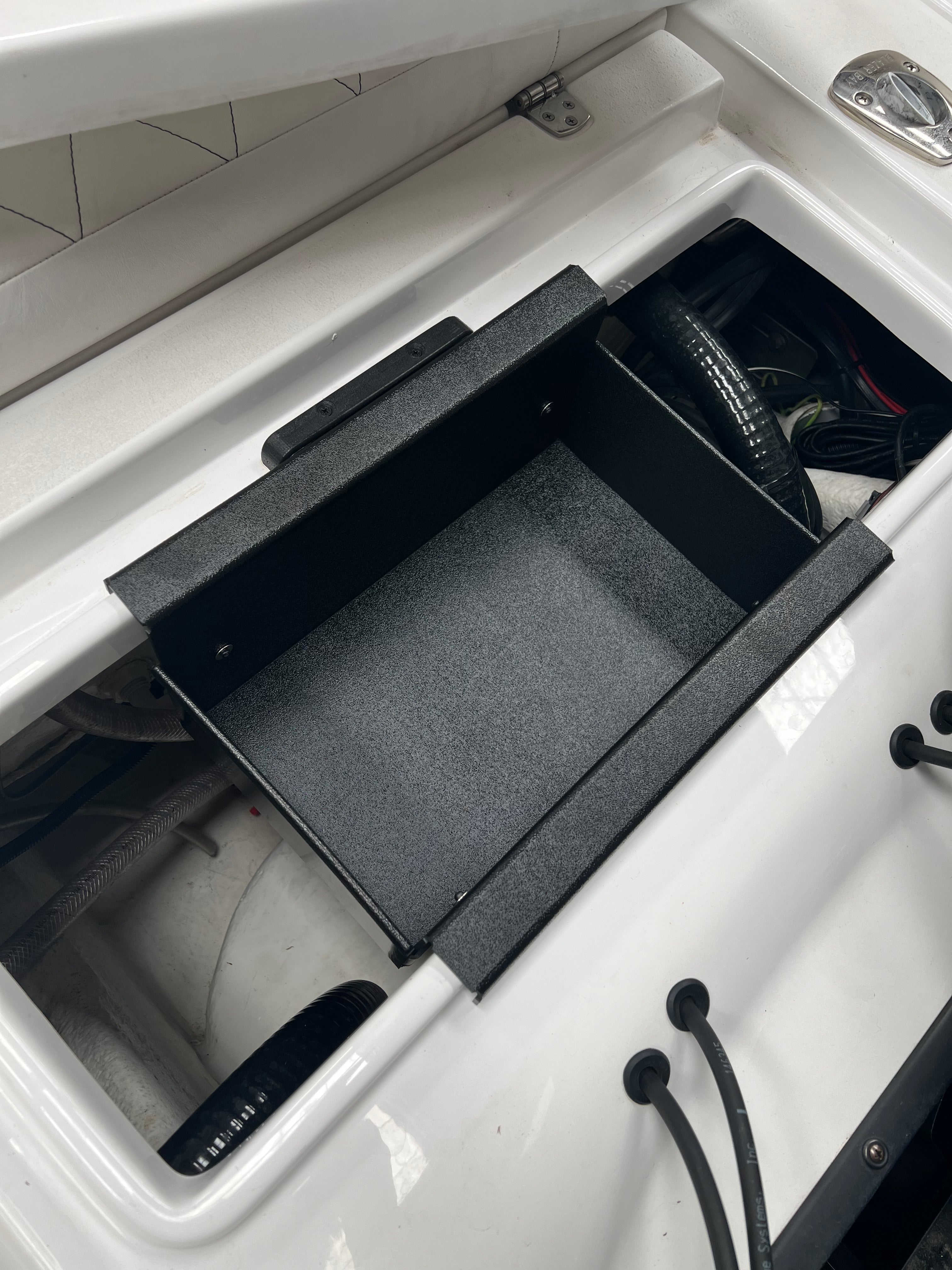 NPDBLAZ0003 BLAZER 675 ULTIMATE BAY  BATTERY COMPARTMENT TRAY