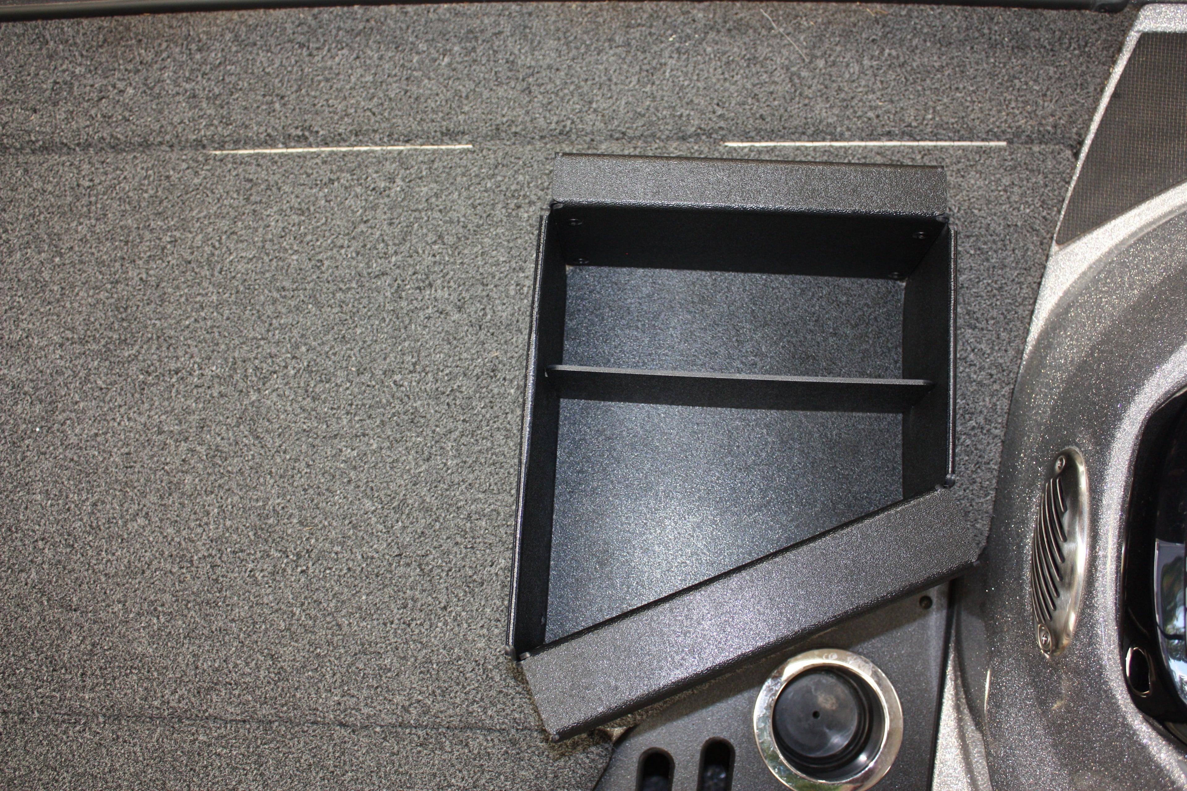 NPDNIT0011 NITRO 2018 Z20 STARBOARD ROD LOCKER DAY TRAY