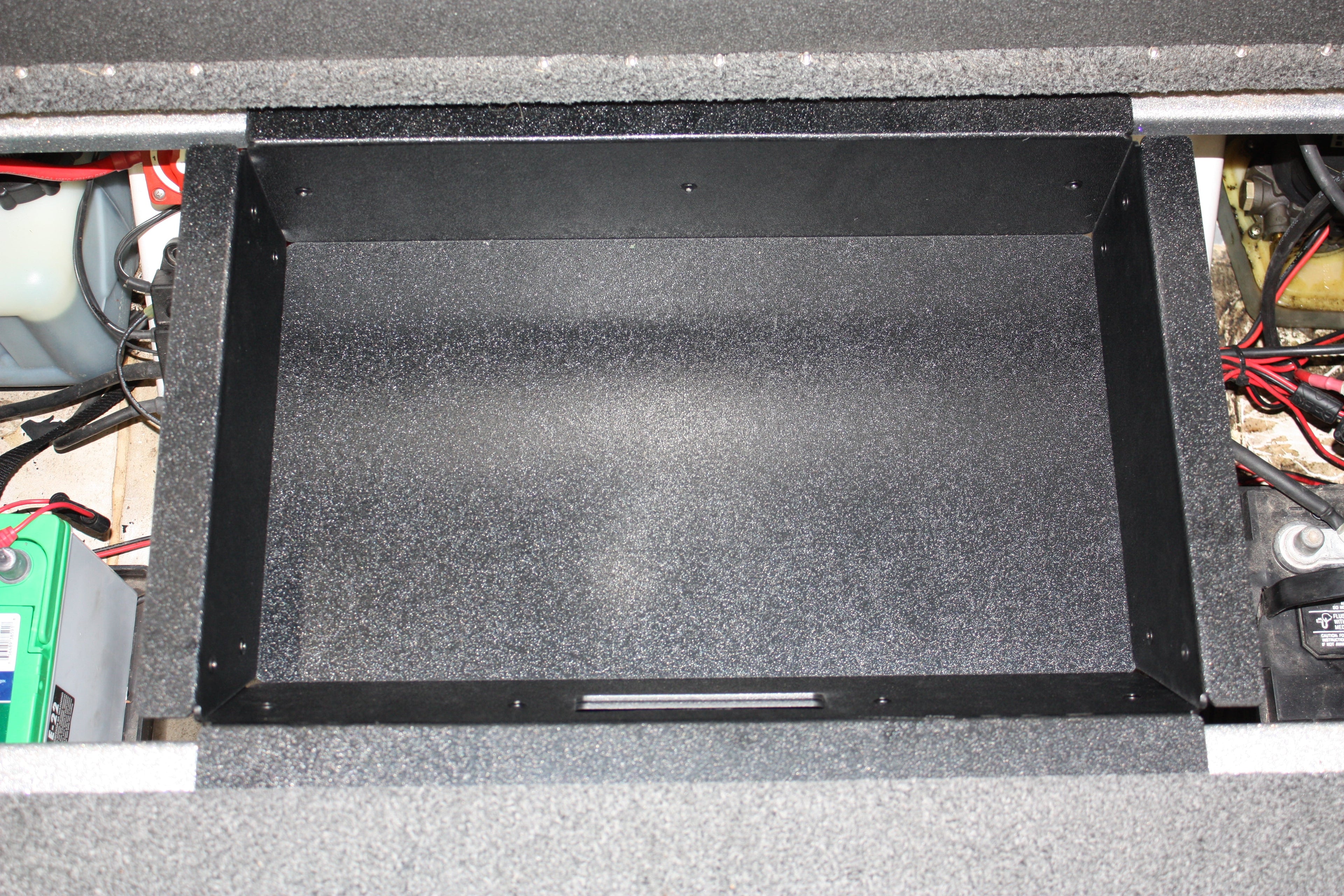 NPDNIT0013 NITRO 2018 Z20 BATTERY COMPARTMENT TRAY