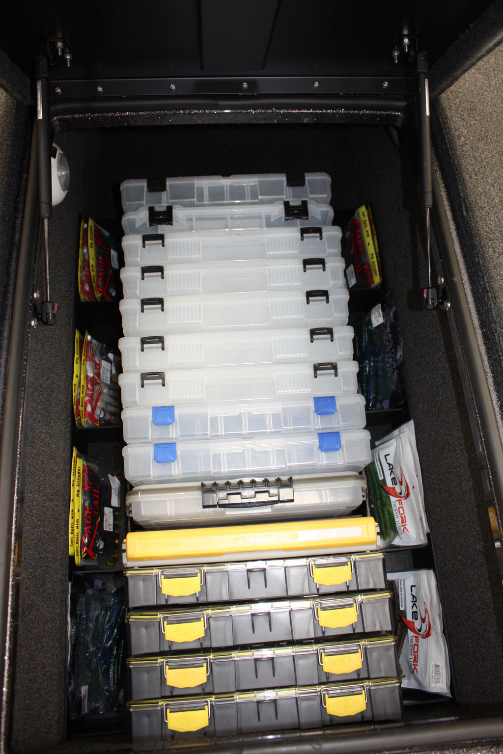 NPDBUL0003 2019 BULLET 21XRS / 2019 21 SST FRONT DECK CENTER COMPARTMENT