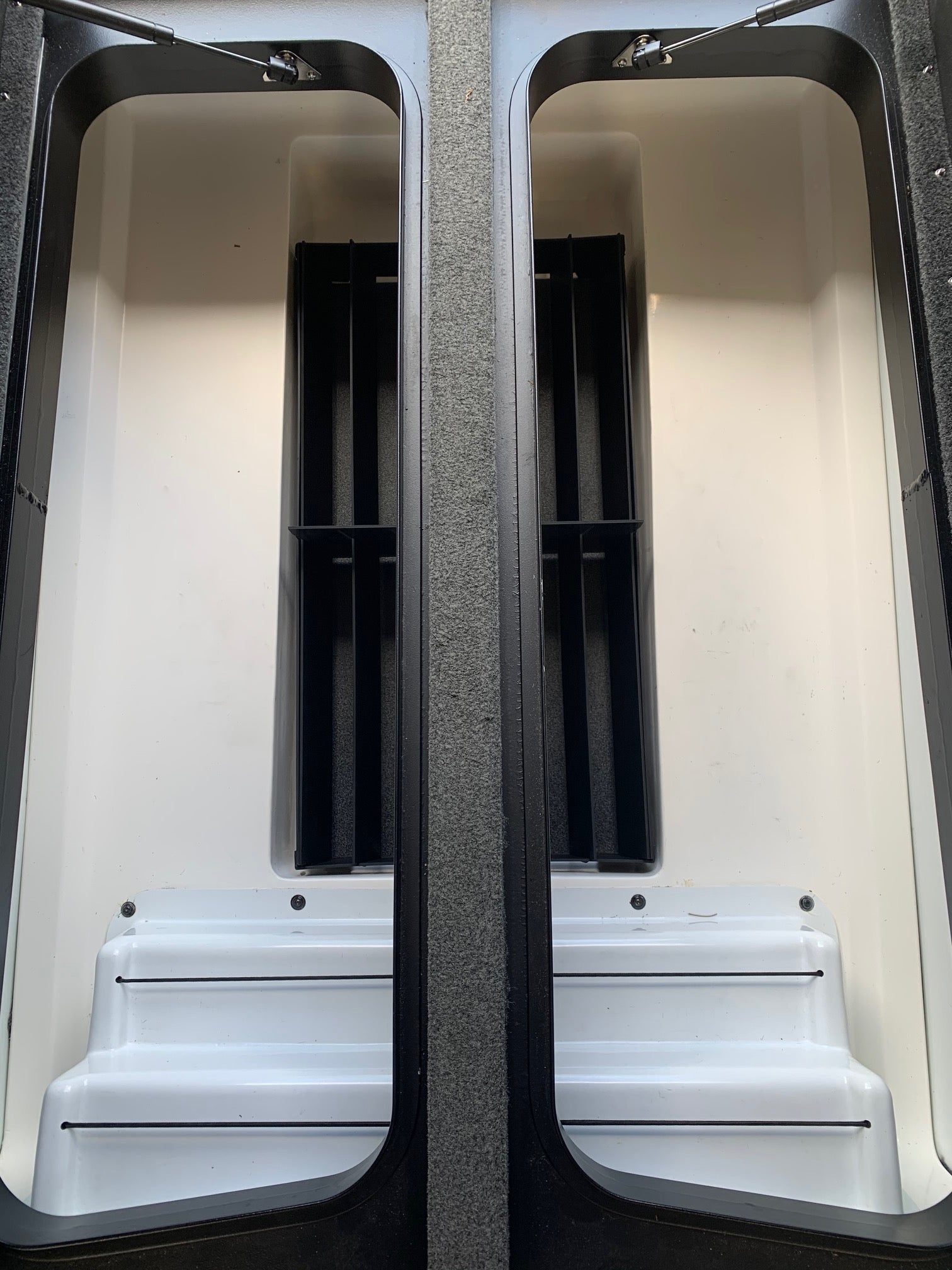 NPDSK0042 Skeeter® 2018-2020 ZX225/250 CENTER COMPARTMENT ORGANIZER