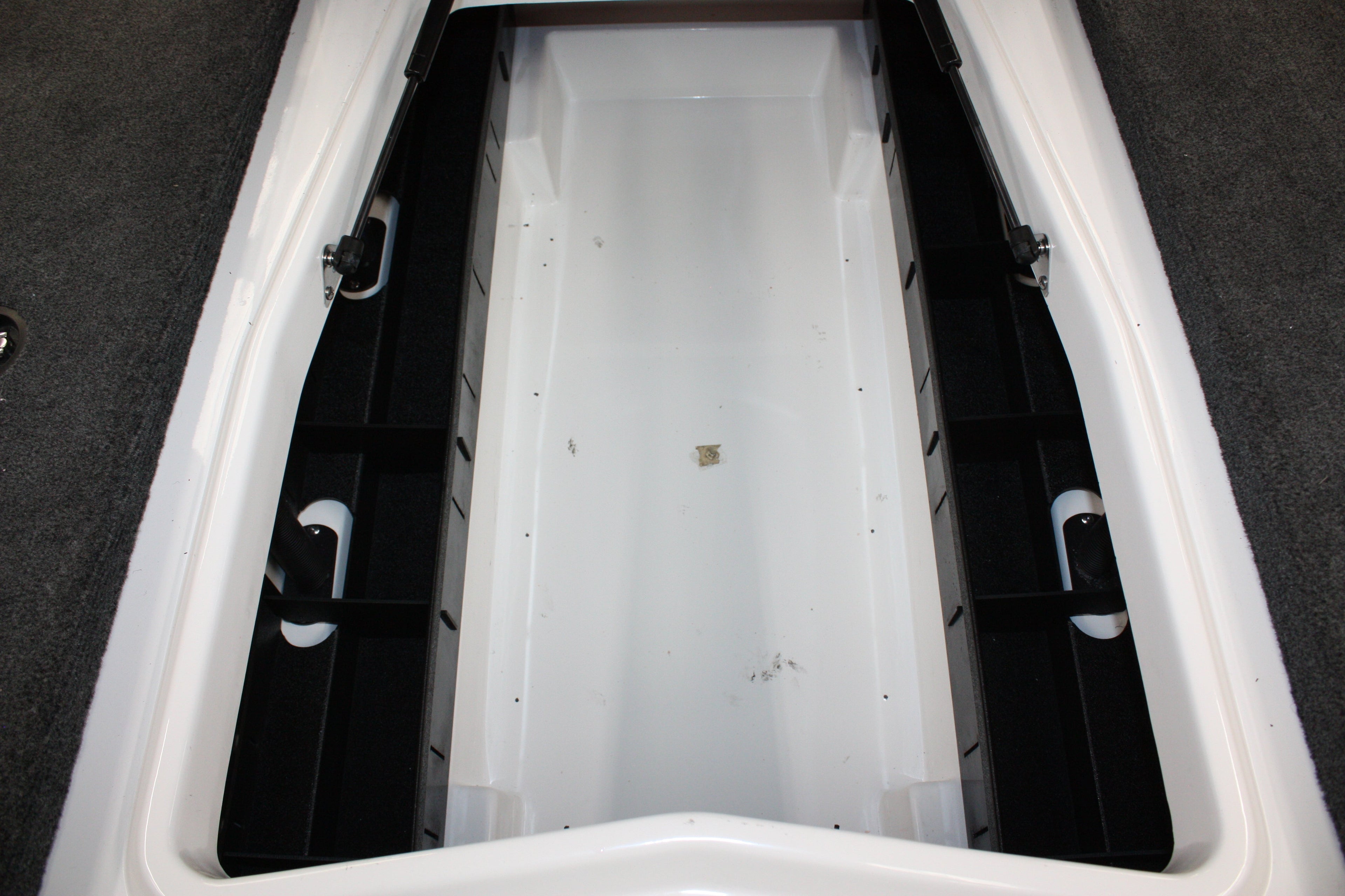 NPDSK0059 2023 - Current Skeeter® ZXR 19 CENTER COMPARTMENT SOFT PLASTICS ORGANIZER SET