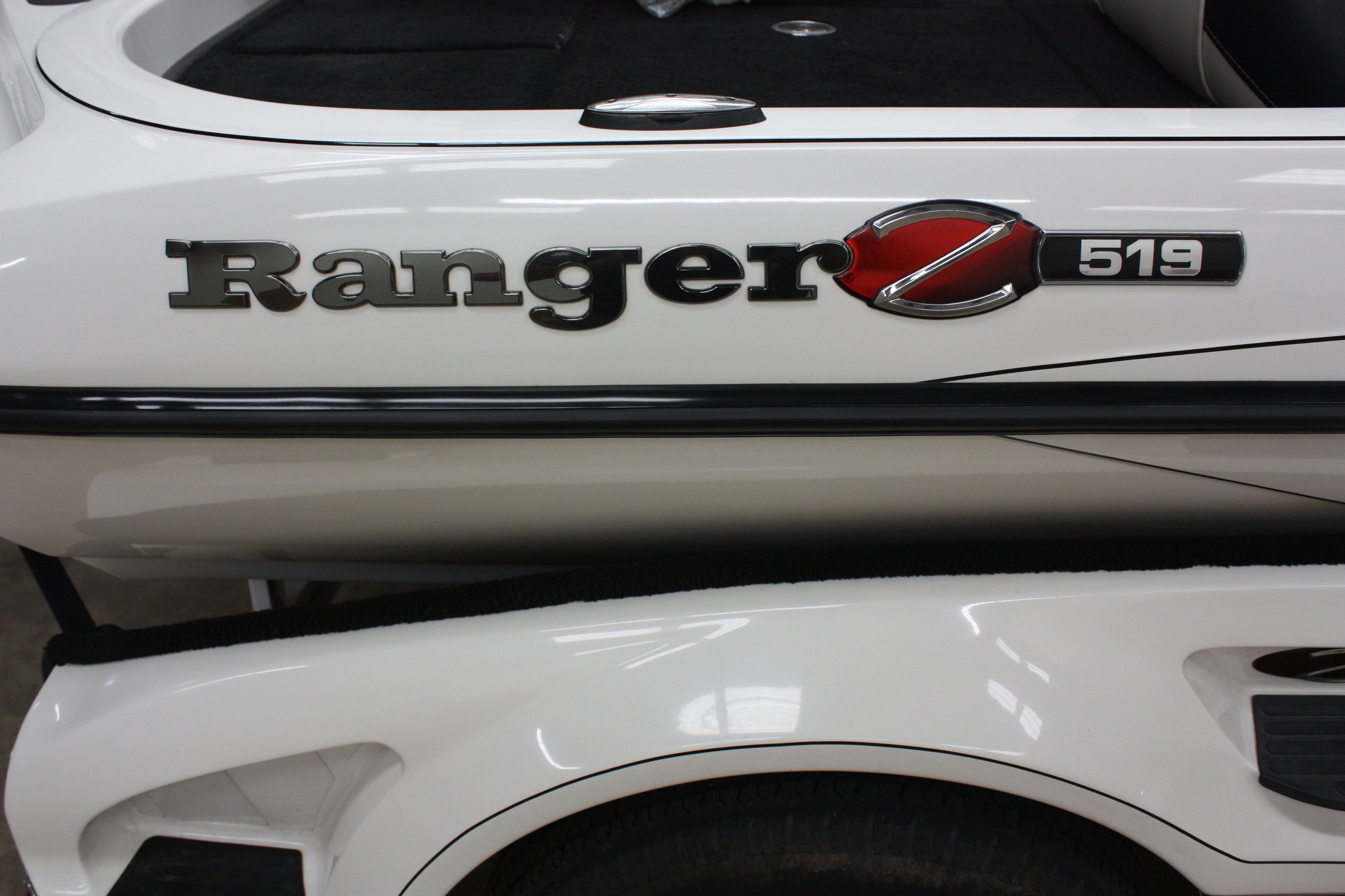 NPDRANG0021   2019 Ranger®  Z519 / Z518 CENTER COMPARTMENT KIT