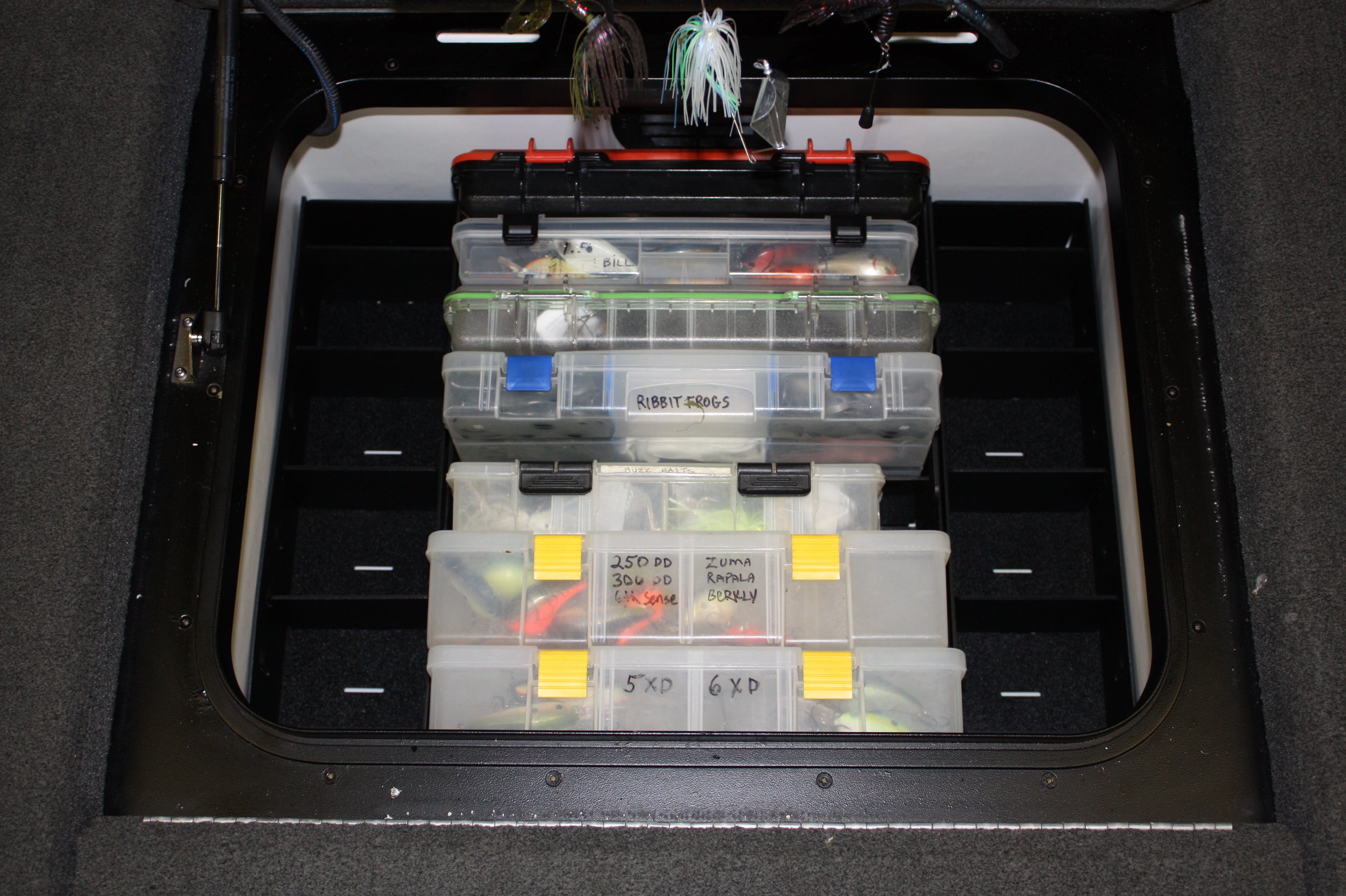 NPDSK0011 Skeeter®  2010 ZX225,2012-14 ZX20/21,2014-2016 FX21/2011 FX  FRONT COMPARTMENT 1 TRAY SYSTEM