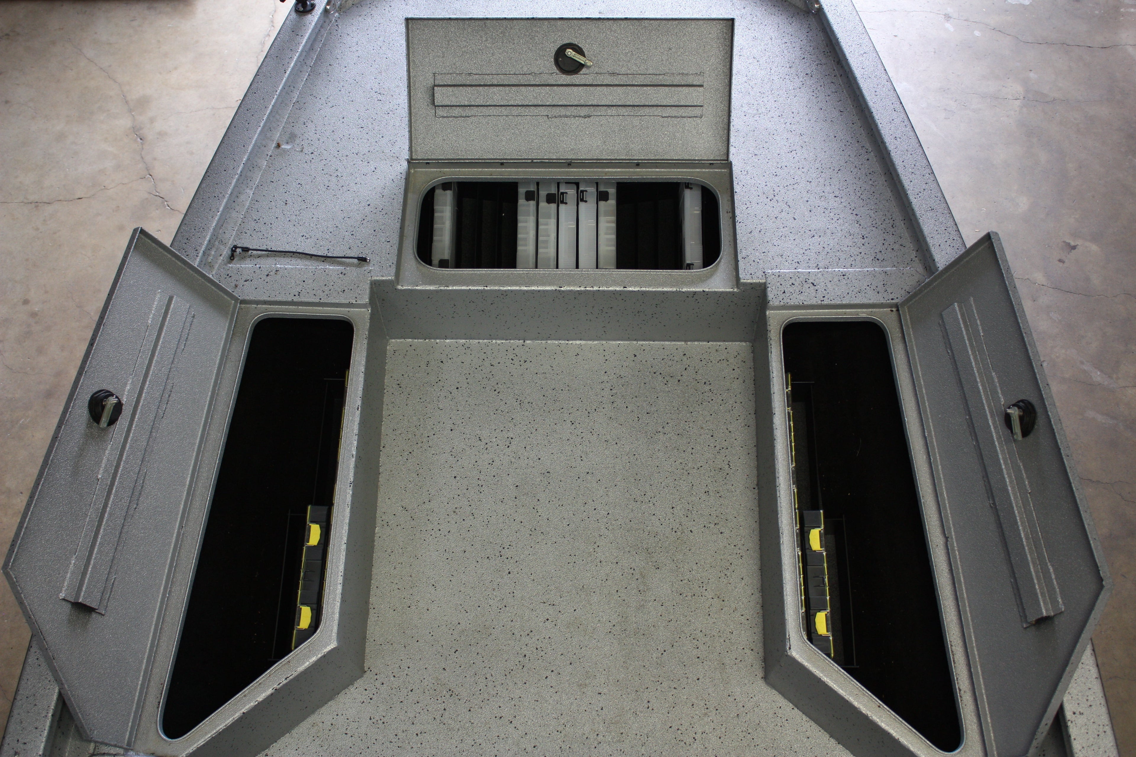 NPDX0005 XPRESS H 22 B PLANO TRAY PORT/STARBOARD