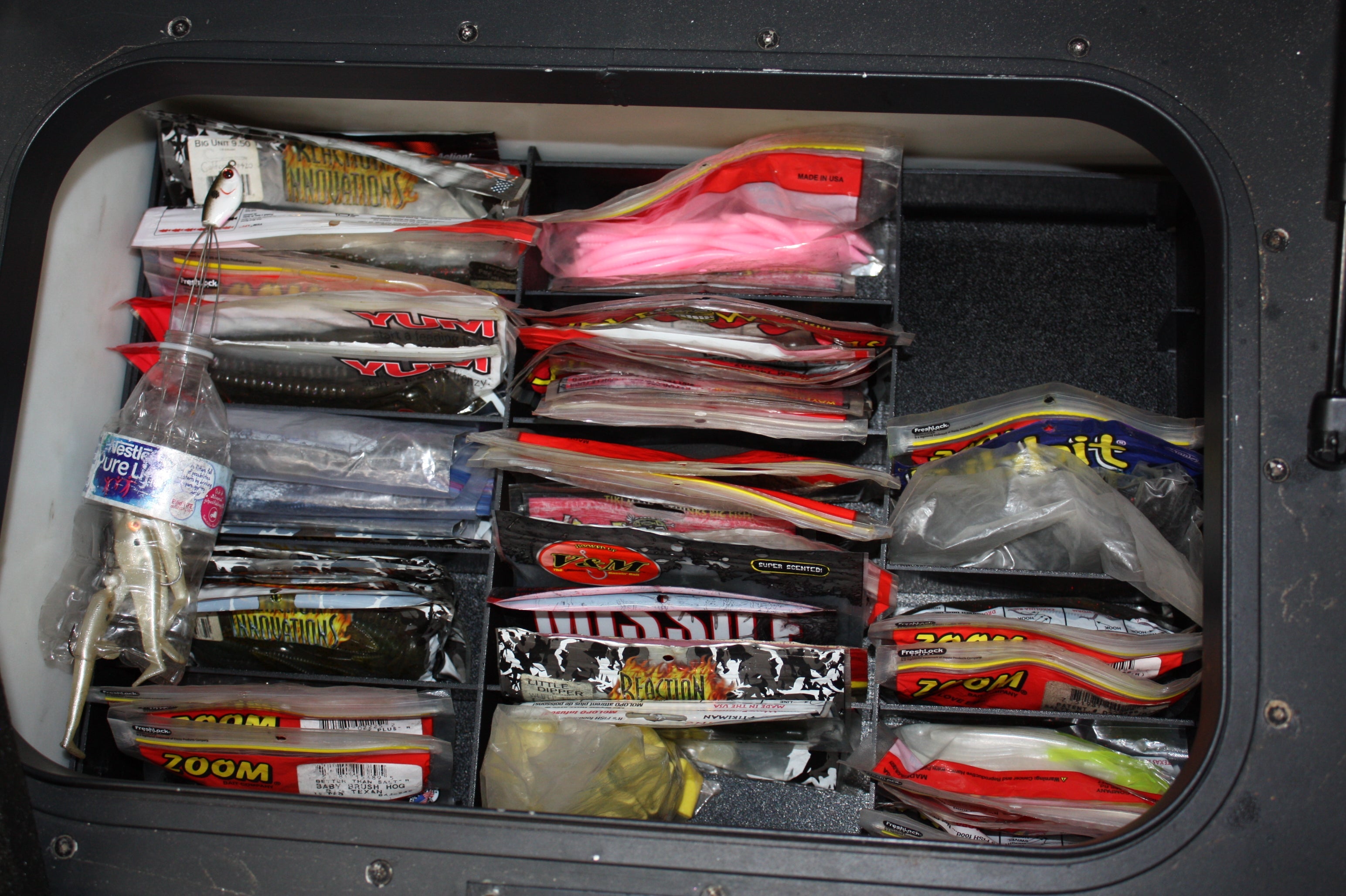 NPDSK0037 Skeeter® ZX 20/21 REAR COMPARTMENT SOFT PLASTICS TRAY