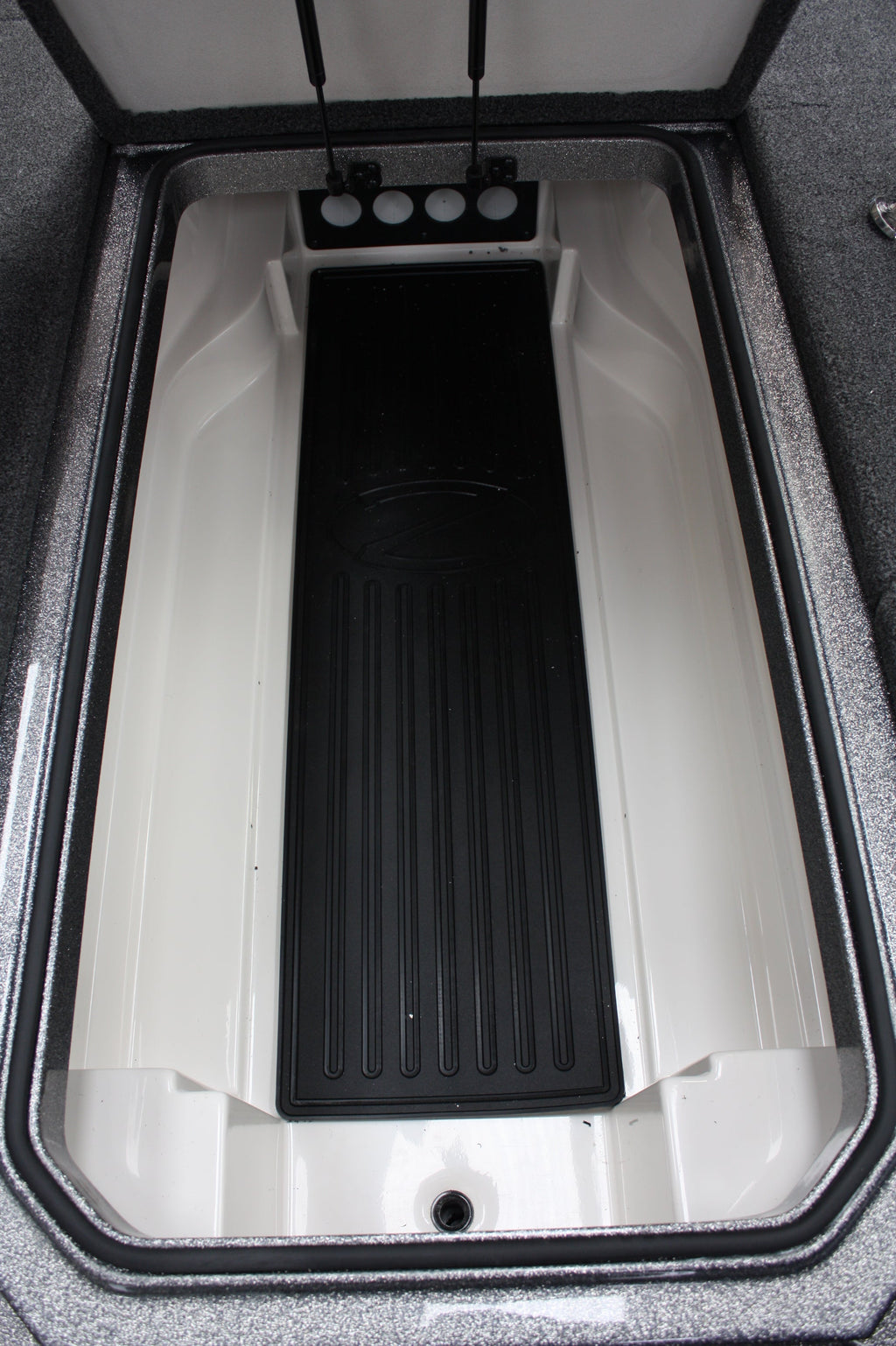 NPDRANG0016 Ranger®  Z185/ 2015 118C CENTER COMPARTMENT KIT