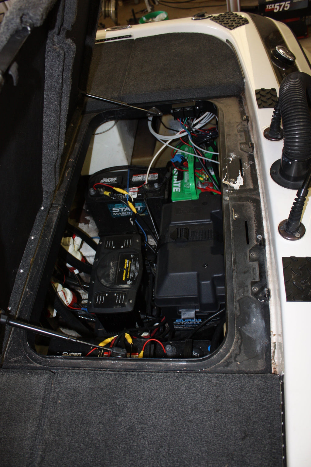 NPDSK0018 Skeeter® iCLASS BATTERY COMPARTMENT TRAY