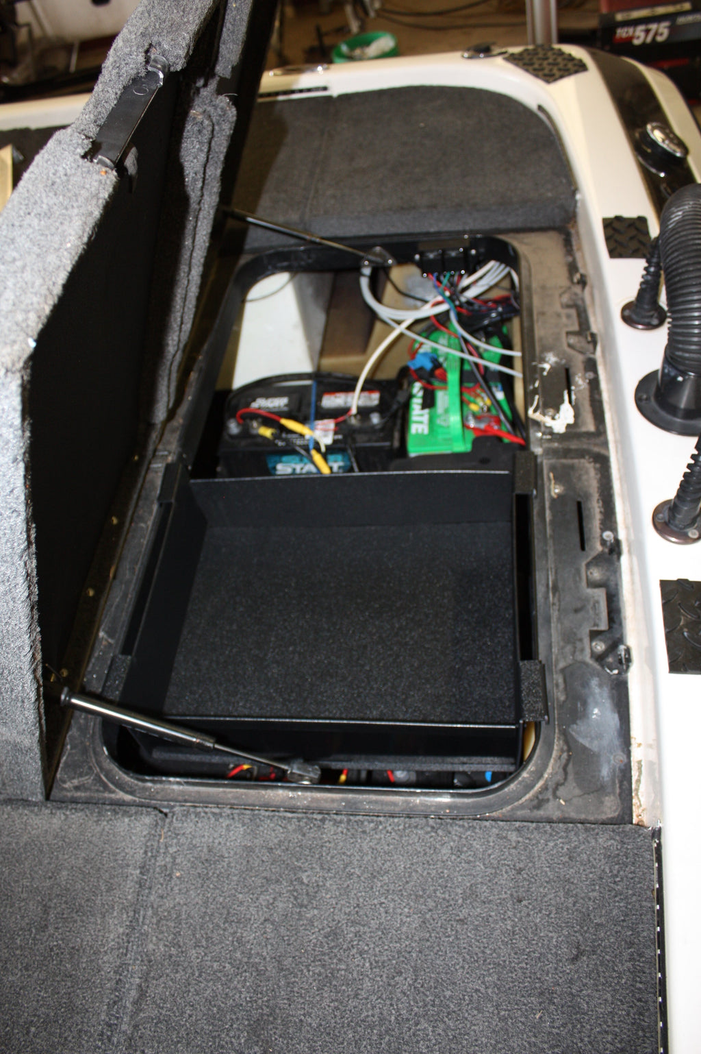 NPDSK0018 Skeeter® iCLASS BATTERY COMPARTMENT TRAY