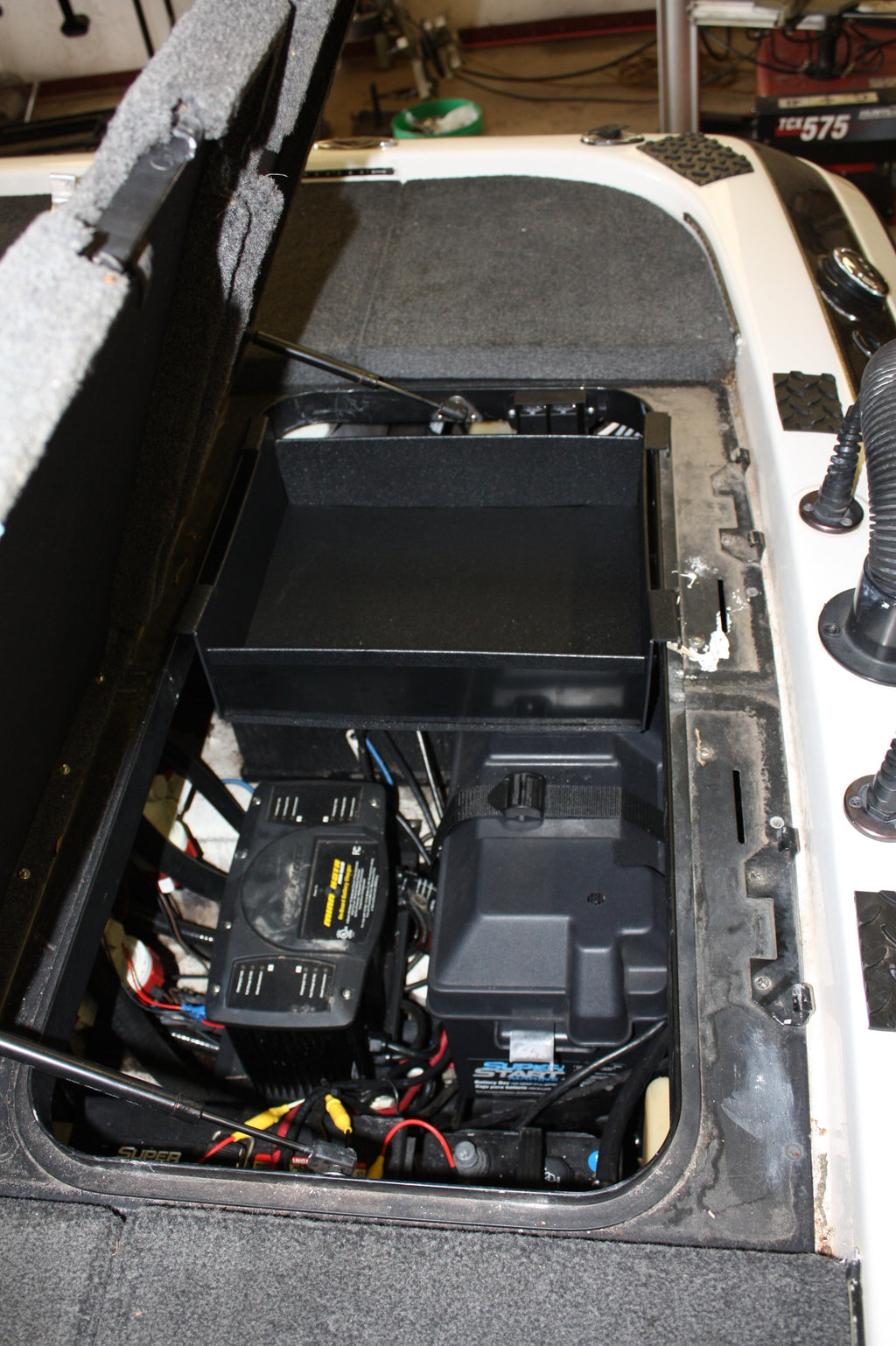 NPDSK0018 Skeeter® iCLASS BATTERY COMPARTMENT TRAY