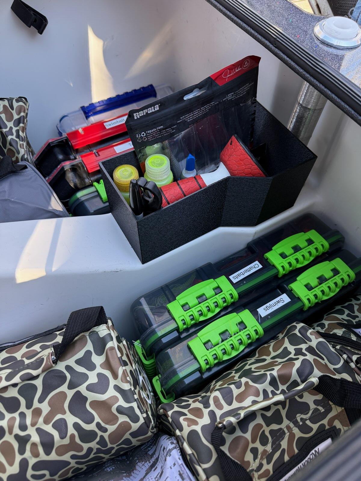 NPDBC0010 2022 - Current BASS CAT PUMA STS CENTER CATCH ALL TRAY