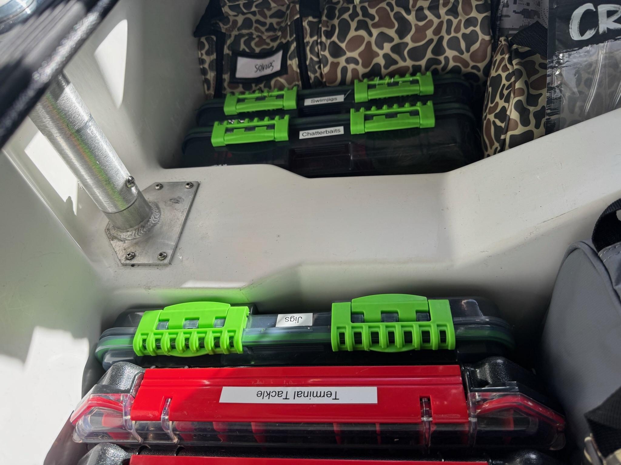 NPDBC0010 2022 - Current BASS CAT PUMA STS CENTER CATCH ALL TRAY